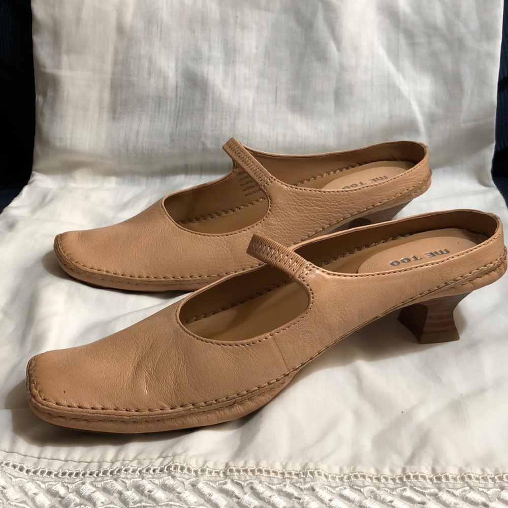 Me Too Sarafina2 Leather Kitten Heels 7.5 with carry bag